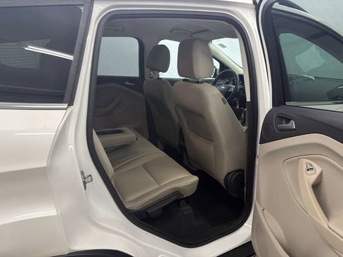 Used 2017 Ford Escape SE w/ Equipment Group 201A FWD image 16