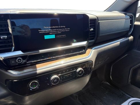 Used 2024 Chevrolet Silverado 1500 LT AWD/4WD image 12