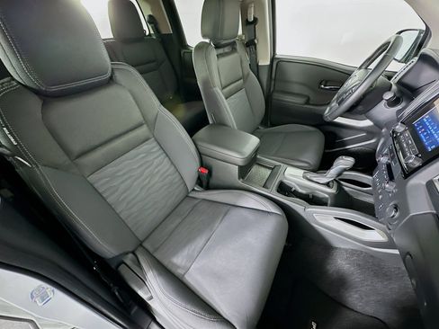 Used 2024 Nissan Frontier SV w/ SV Convenience Package image 29