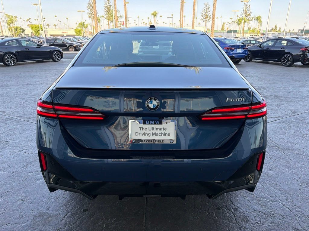 Used 2026 BMW 530i w/ M Sport Package RWD image 4