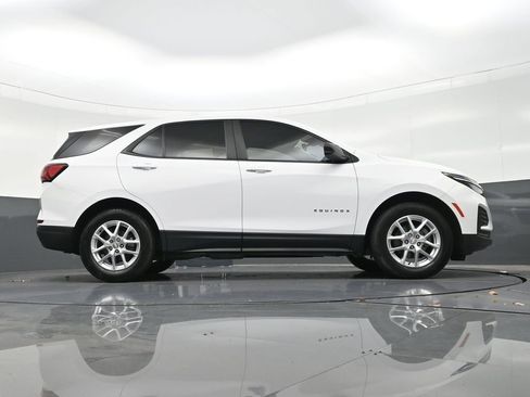 Used 2024 Chevrolet Equinox LS FWD image 30