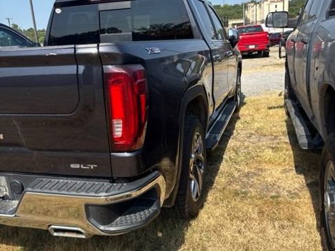 Used 2023 GMC Sierra 1500 SLT w/ SLT Premium Package AWD/4WD image 4