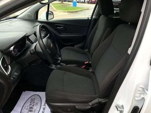 Used 2020 Chevrolet Trax LS w/ Tint and Cruise Package FWD image 10