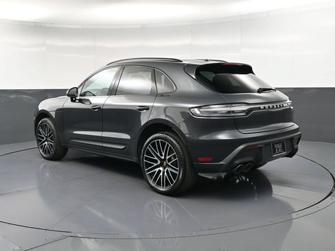 Certified 2026 Porsche Macan AWD/4WD image 3