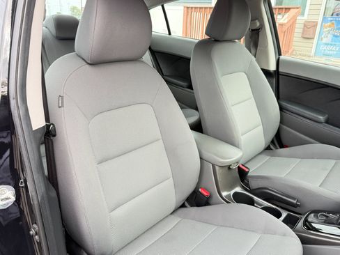 Used 2018 Kia Forte LX image 35