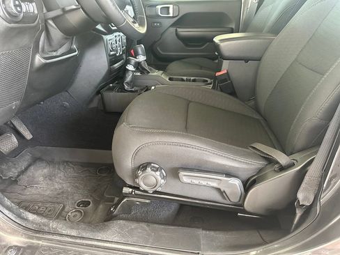 Used 2020 Jeep Gladiator Sport AWD/4WD image 14