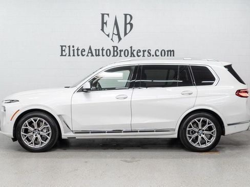 Used 2025 BMW X7 xDrive40i w/ Premium Package AWD/4WD image 2