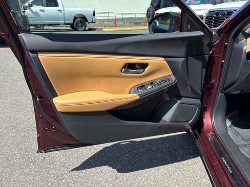 Used 2022 Nissan Sentra SV w/ SV Premium Package FWD image 15