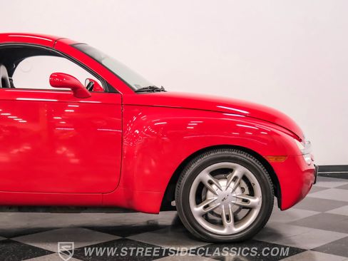 Used 2004 Chevrolet SSR w/ Preferred Equipment Group image 32