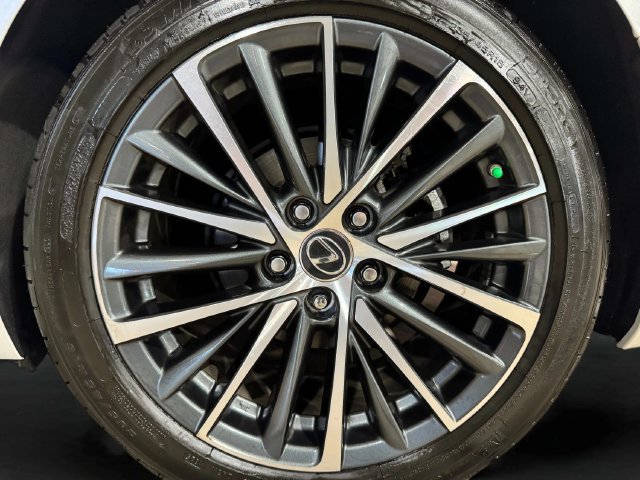 Certified 2025 Lexus ES 300h w/ Premium Package FWD image 35