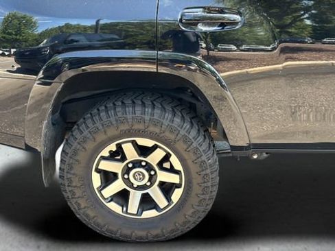 Used 2017 Toyota 4Runner TRD Off-Road AWD/4WD image 33