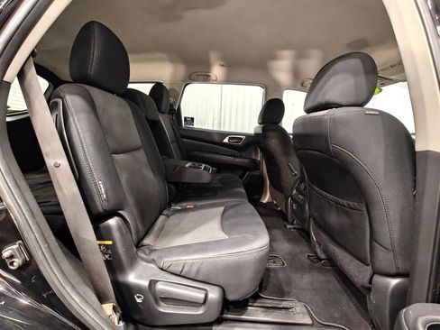 Used 2018 Nissan Pathfinder S AWD/4WD image 20