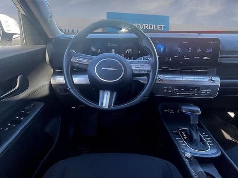 Used 2025 Hyundai Kona SEL FWD image 10