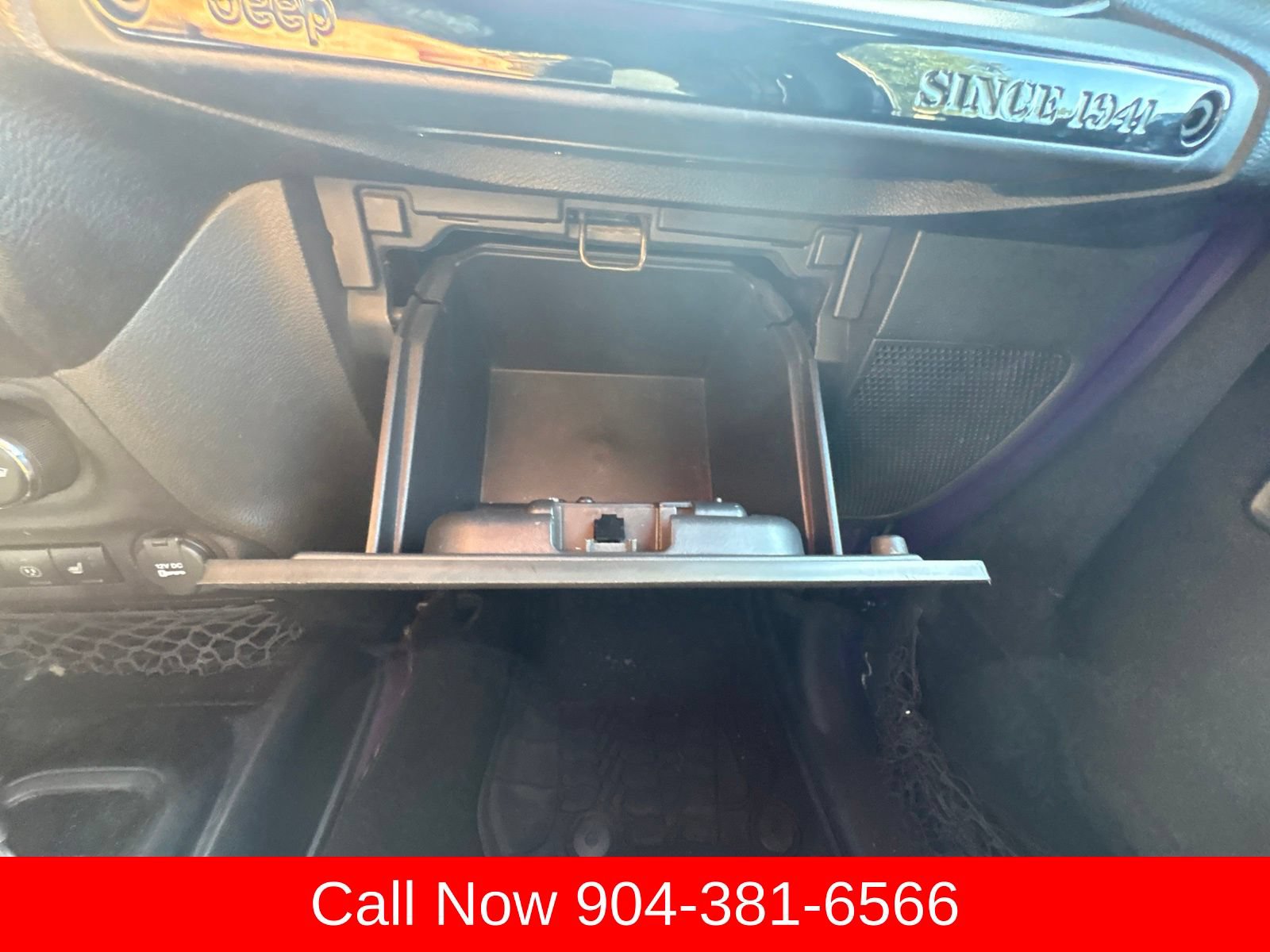 Used 2016 Jeep Wrangler Unlimited Sahara AWD/4WD image 35