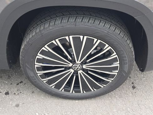 New 2026 Volkswagen Taos SE FWD image 9