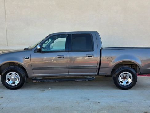 Used 2002 Ford F150 Lariat image 6