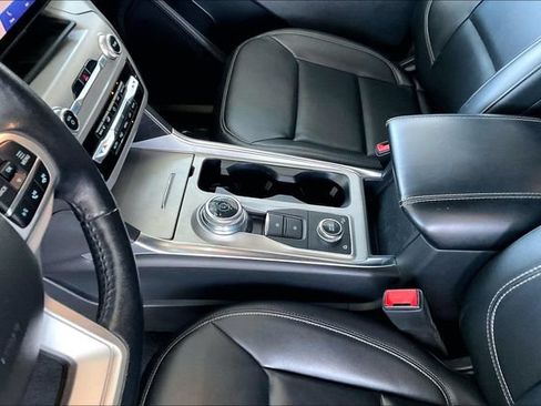 Used 2023 Ford Explorer XLT w/ Equipment Group 202A AWD/4WD image 13