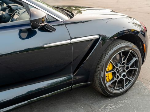 Used 2021 Aston Martin DBX image 9