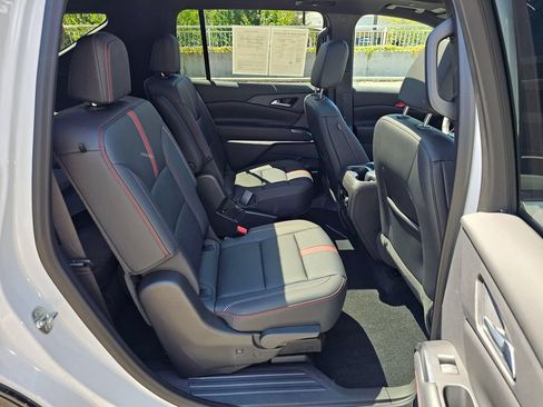 Used 2024 Chevrolet Traverse RS w/ LPO, Floor Liner Package AWD/4WD image 12