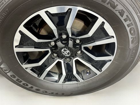 Used 2021 Toyota Tacoma TRD Sport AWD/4WD image 11