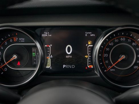 Used 2021 Jeep Gladiator Sport image 12