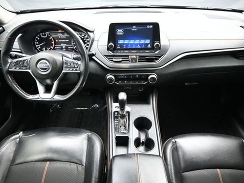 Used 2022 Nissan Altima 2.0 SR FWD image 12