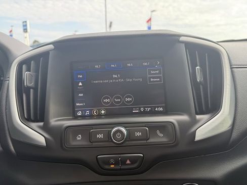 Used 2023 GMC Terrain SLE w/ Driver Convenience Package image 25