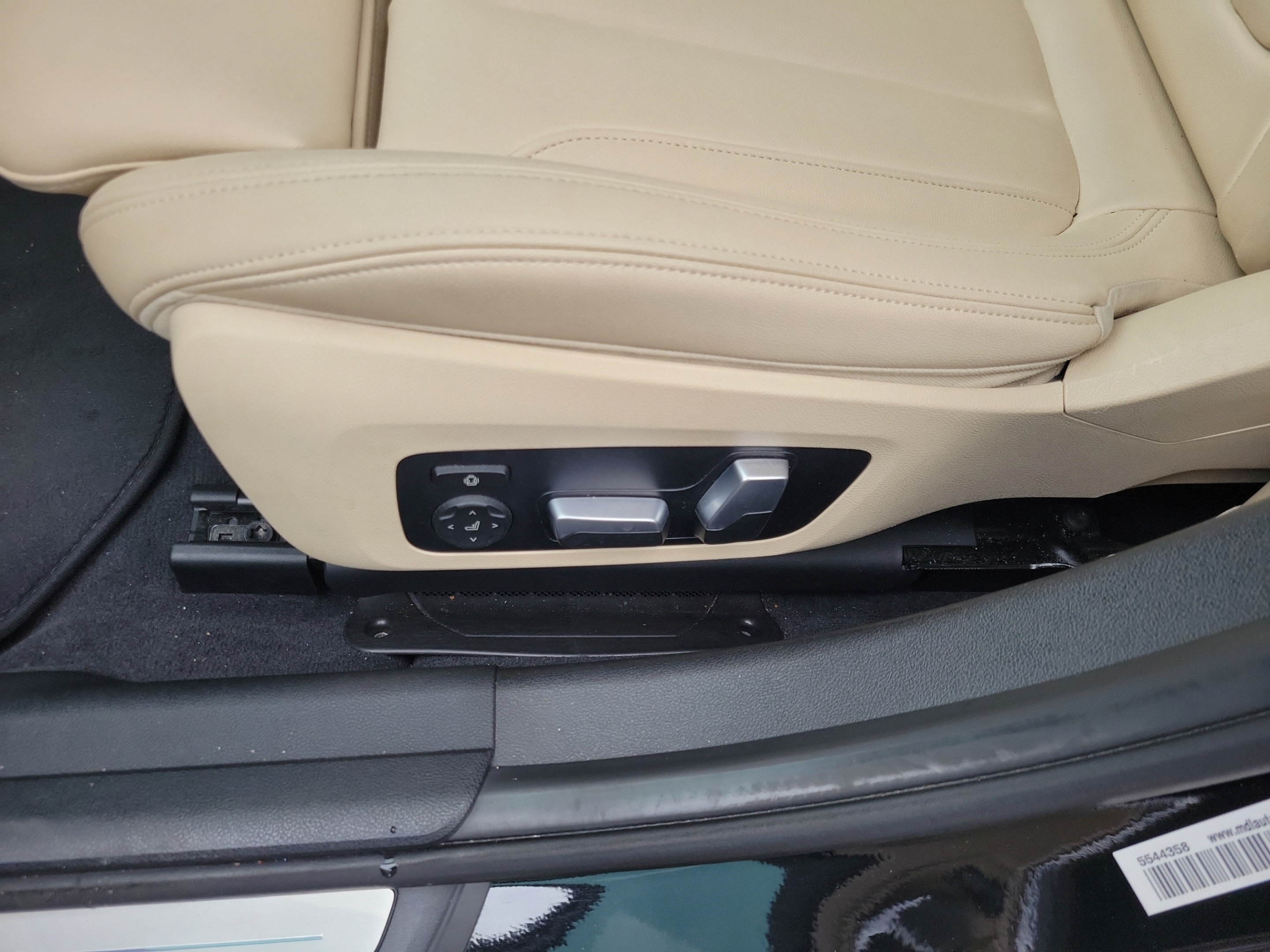 Used 2021 BMW 330i xDrive Sedan AWD/4WD image 7