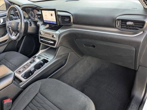 Used 2021 Ford Explorer XLT image 23
