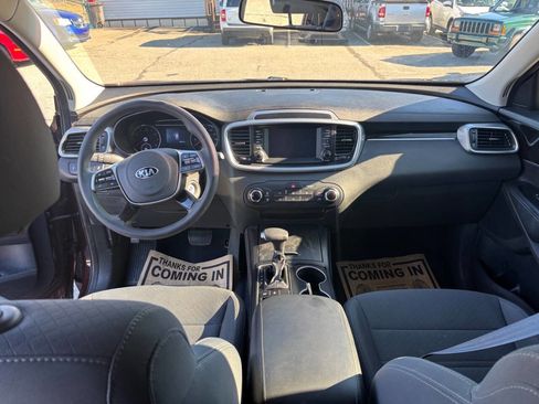 Used 2020 Kia Sorento LX image 15