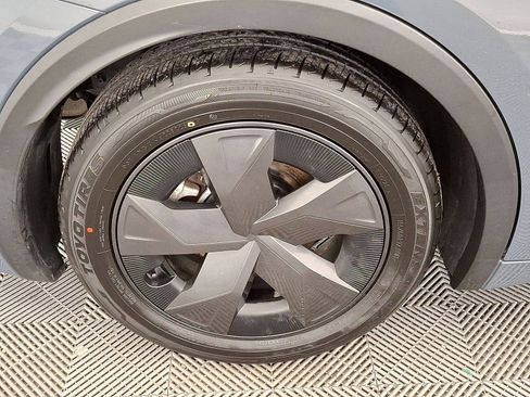 Used 2024 Toyota Prius LE image 26