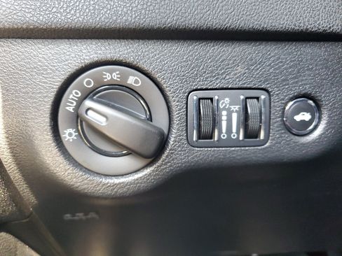 Used 2023 Dodge Charger SXT image 25