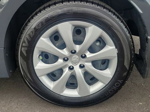 Used 2025 Toyota Corolla LE image 12