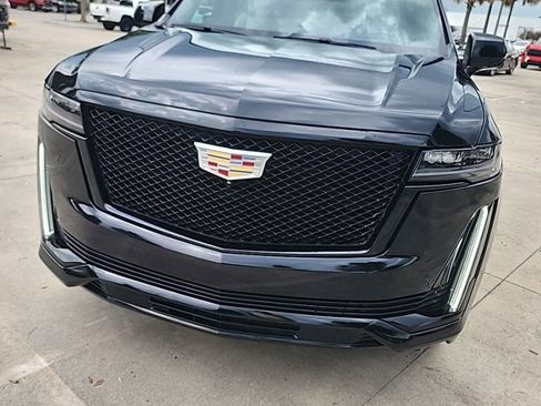 Used 2024 Cadillac Escalade Sport RWD image 7