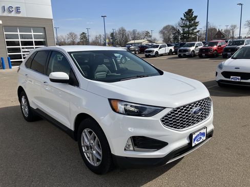 Used 2024 Ford Edge SEL w/ Convenience Package AWD/4WD image 4