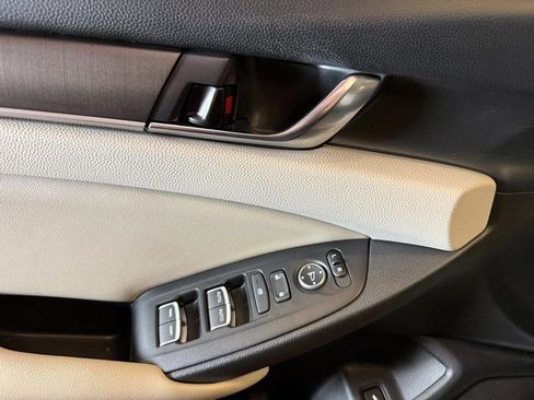 Used 2019 Honda Accord LX image 19