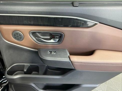 Used 2024 Honda Pilot Elite image 41