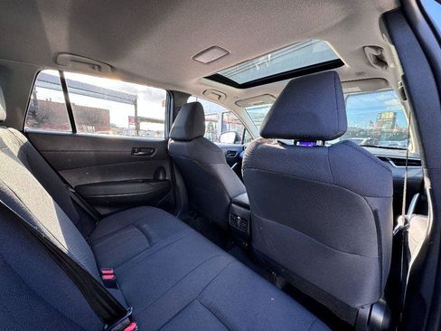 Used 2024 Toyota Corolla Cross LE w/ Moonroof Package image 32