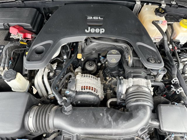 Used 2021 Jeep Gladiator Sport AWD/4WD image 26