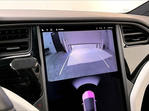 Used 2018 Tesla Model X 75D image 30