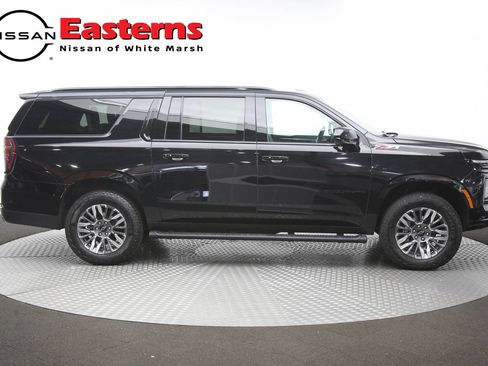 Used 2025 Chevrolet Suburban Z71 AWD/4WD image 49