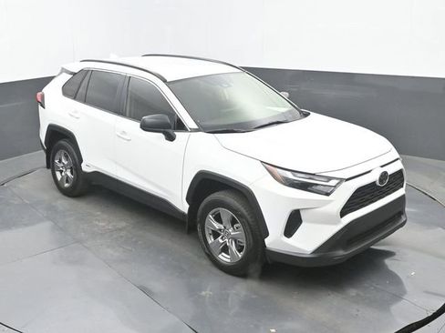 Used 2025 Toyota RAV4 LE image 29