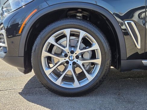 Used 2023 BMW X5 xDrive40i w/ Executive Package image 11