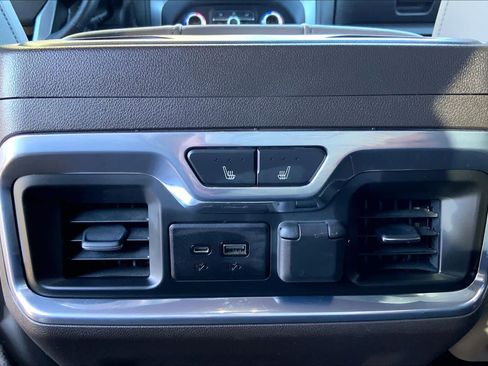 Used 2020 GMC Sierra 1500 SLT image 33