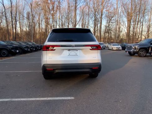 Used 2024 Toyota Grand Highlander XLE image 12