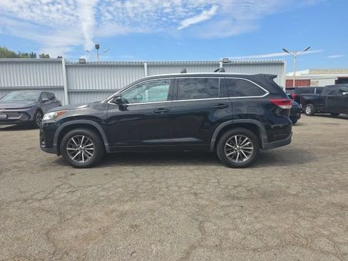 Used 2018 Toyota Highlander XLE FWD image 4
