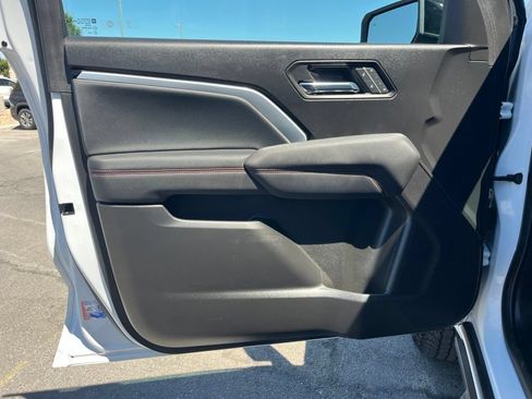 Used 2023 Chevrolet Colorado Z71 w/ Z71 Convenience Package 2 AWD/4WD image 6