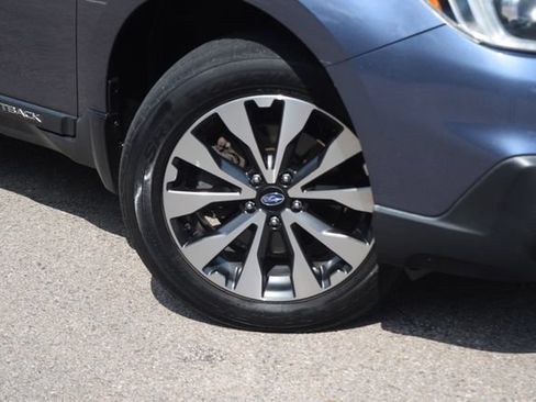 Used 2017 Subaru Outback 2.5i Limited AWD/4WD image 30