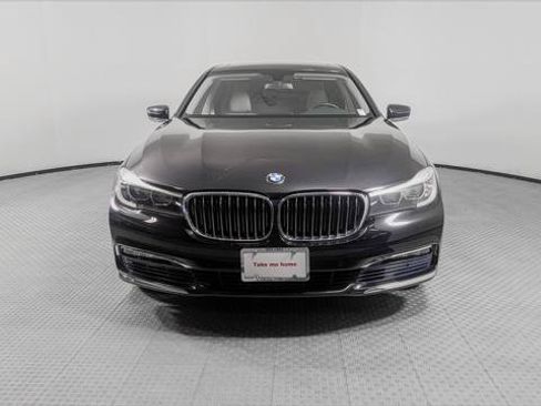 Used 2017 BMW 740i RWD image 12