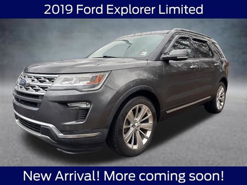 Used 2019 Ford Explorer Limited w/ Class III Trailer Tow Package image 2